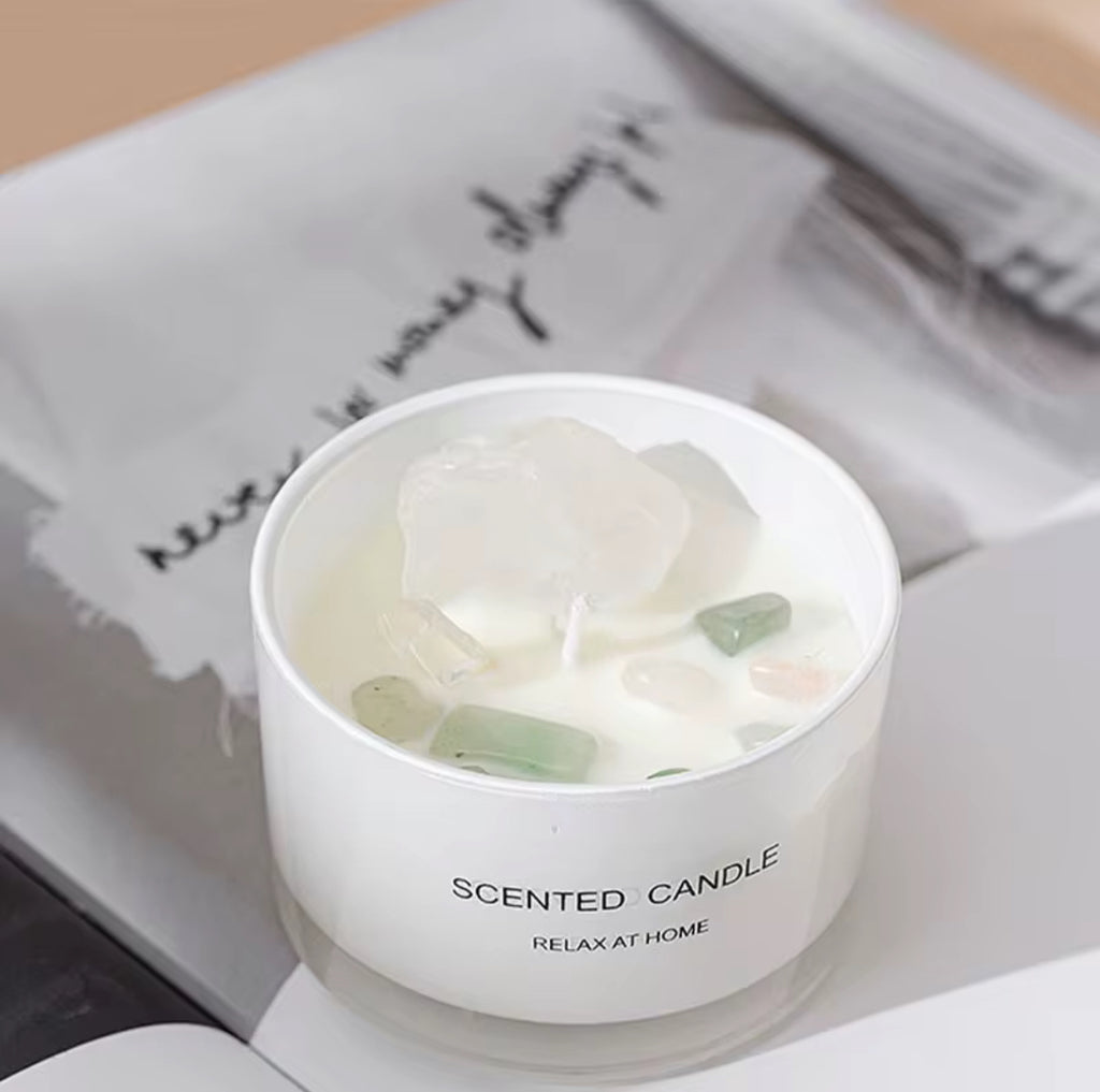 White Crystal Quartz & Green Fluorite Crystal-Infused Candle – Gardenia Scent